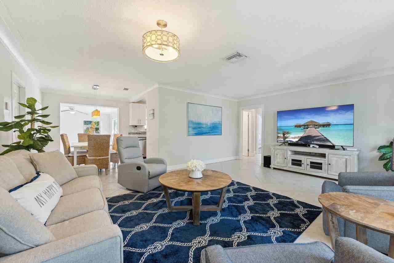 2691 Ne 18th St - Photo 6 of 34