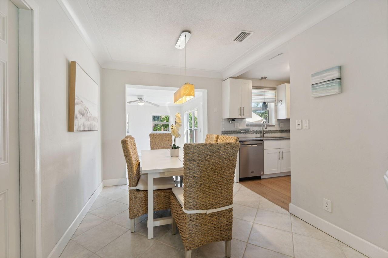 2691 Ne 18th St - Photo 7 of 34