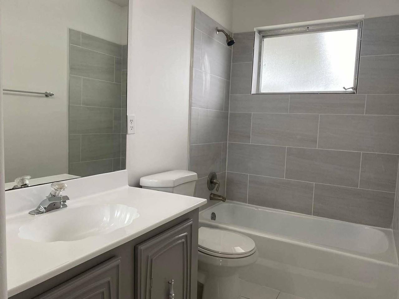 2625 Emory Dr W #F - Photo 3 of 5