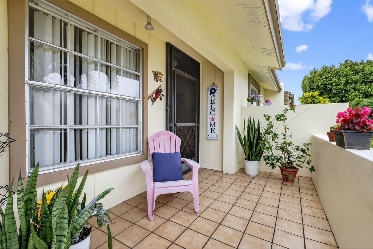 5299 Copperleaf Cir - Photo 2 of 27