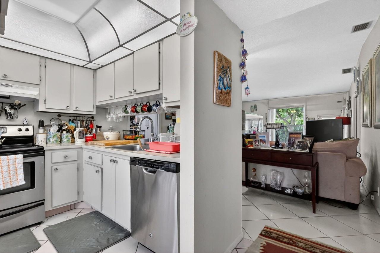 5299 Copperleaf Cir - Photo 5 of 27