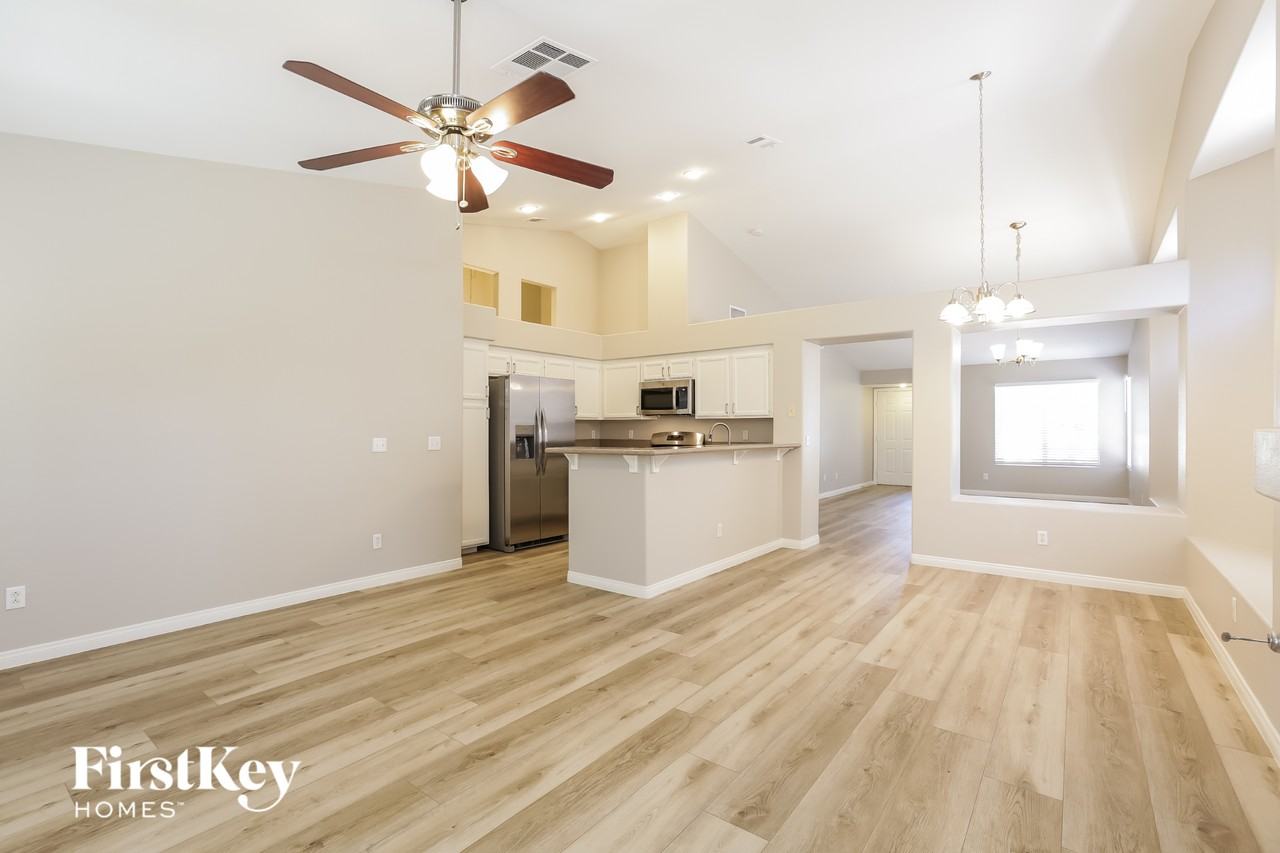 9809 Double Rock Dr - Photo 4 of 15