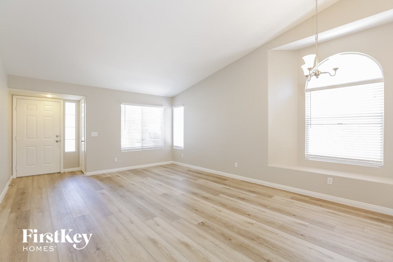 9809 Double Rock Dr - Photo 5 of 15