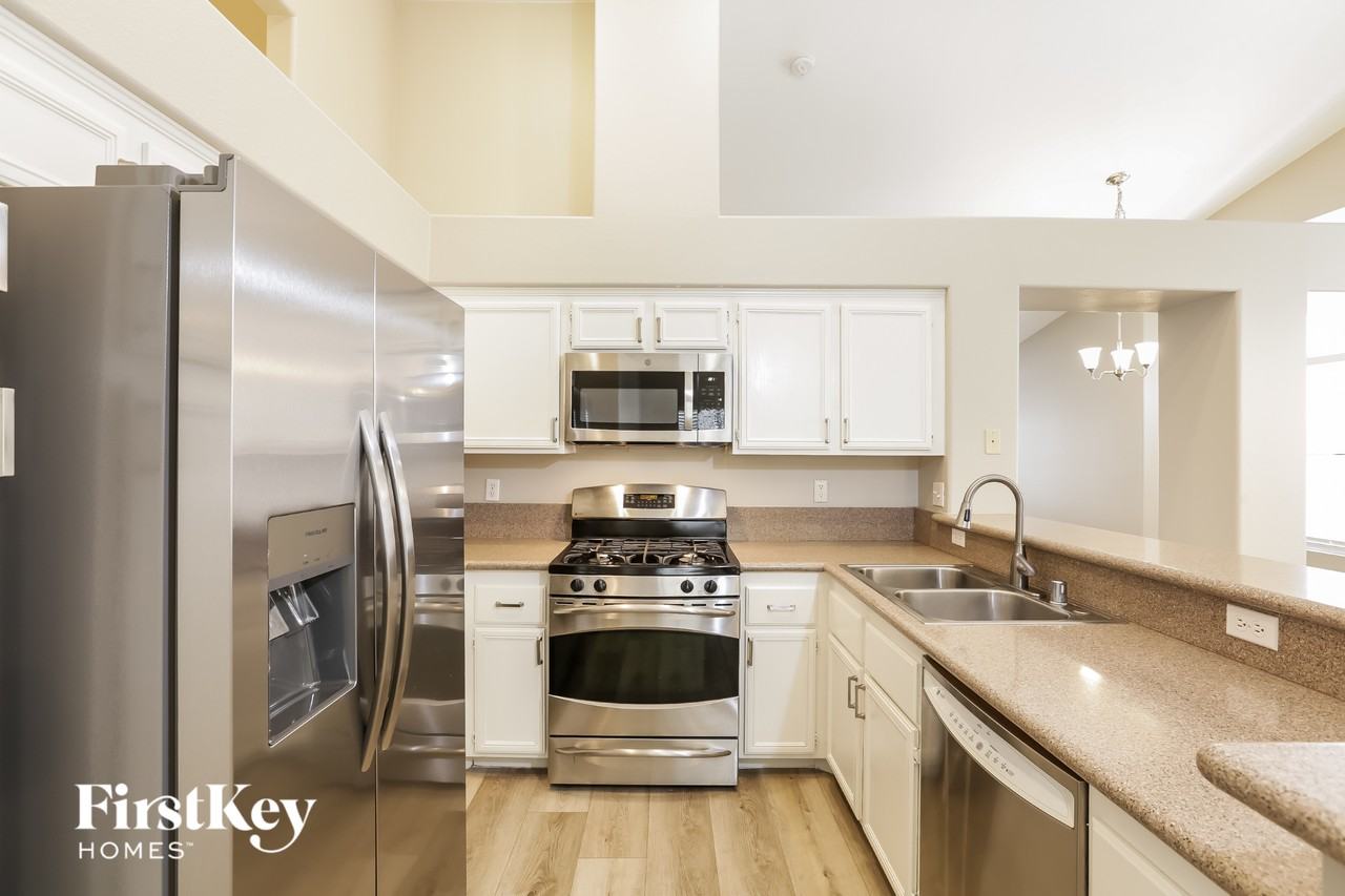 9809 Double Rock Dr - Photo 7 of 15