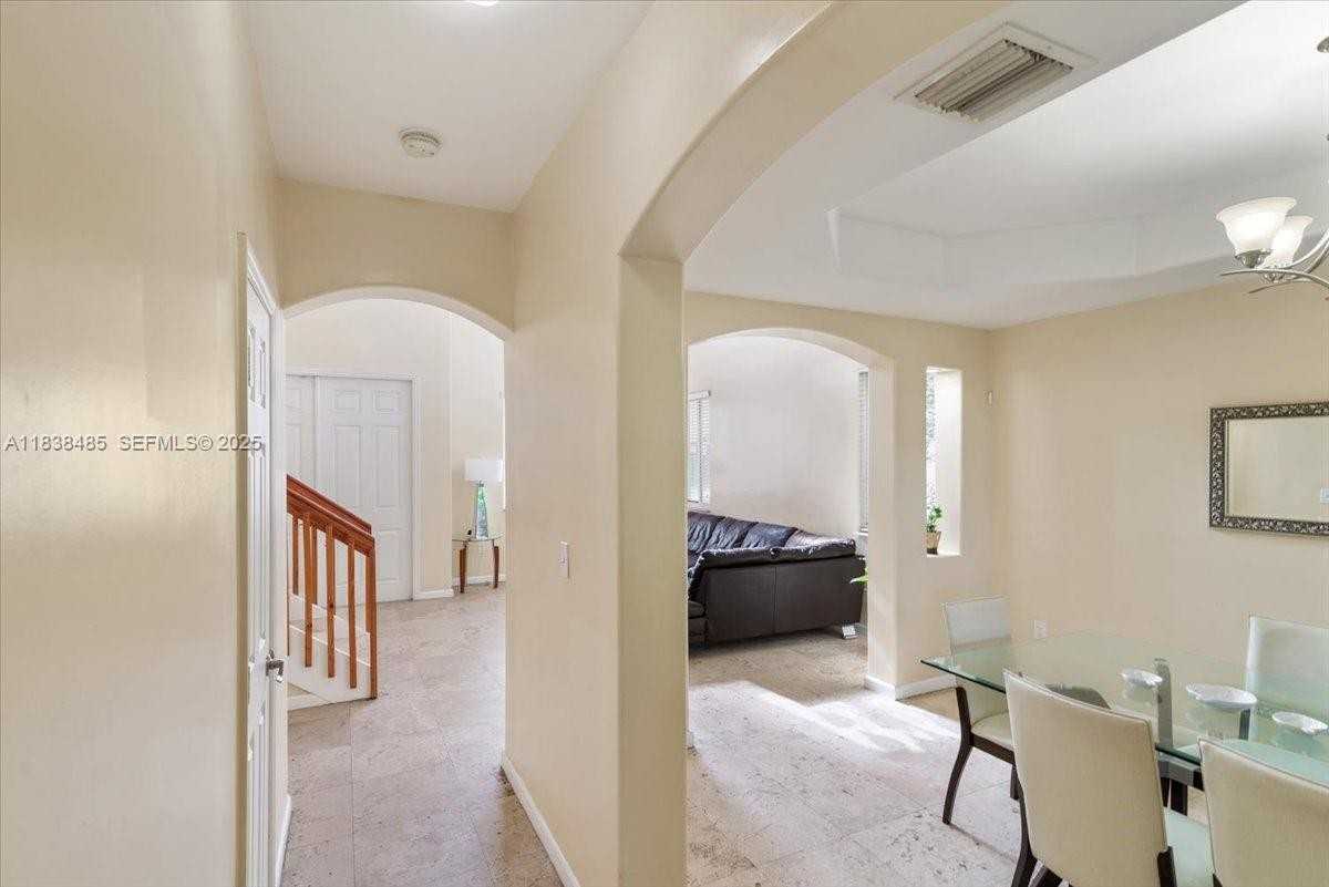 5776 Southwest 166th Court #0 - Photo 5 of 40