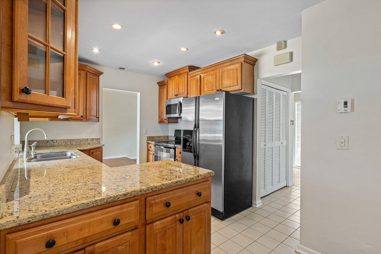 931 Nw 9th Ct - Photo 4 of 30