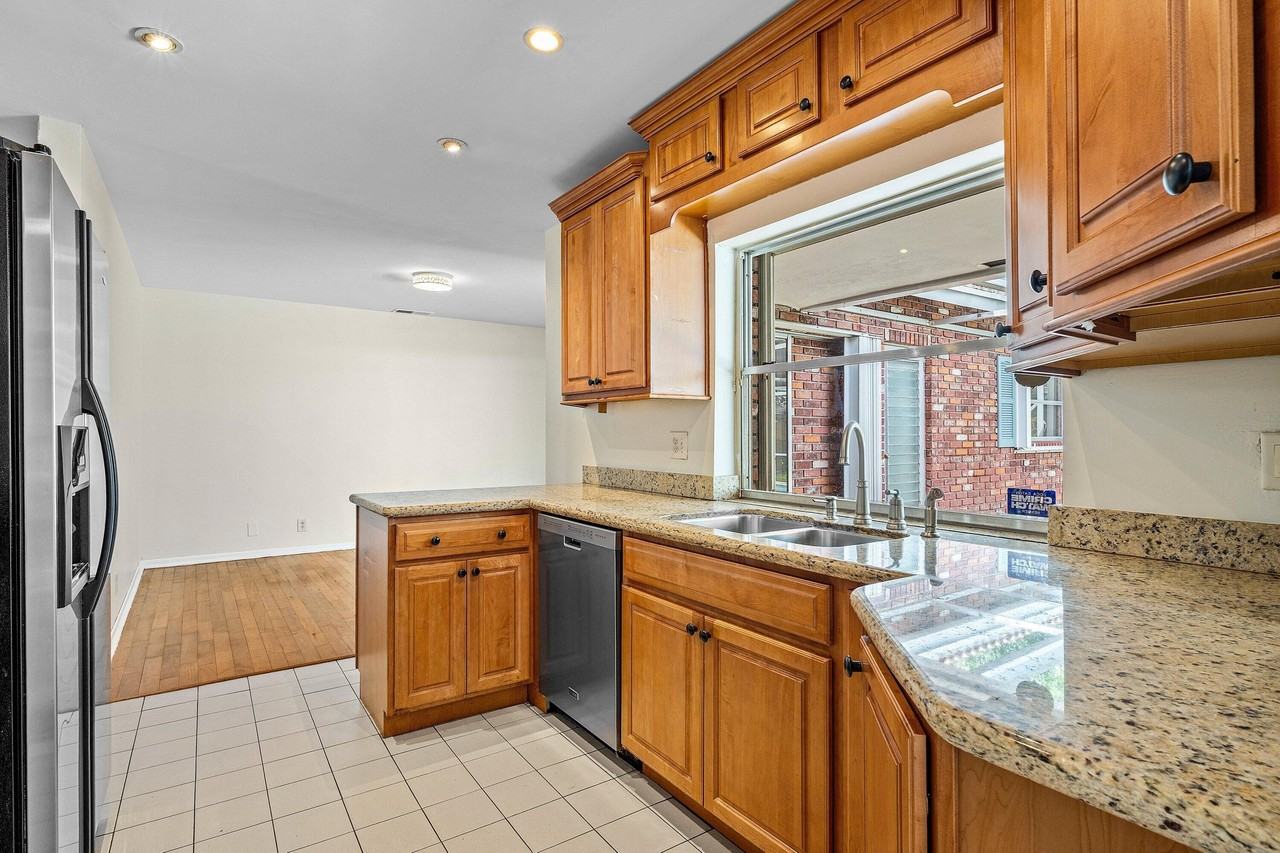 931 Nw 9th Ct - Photo 5 of 30