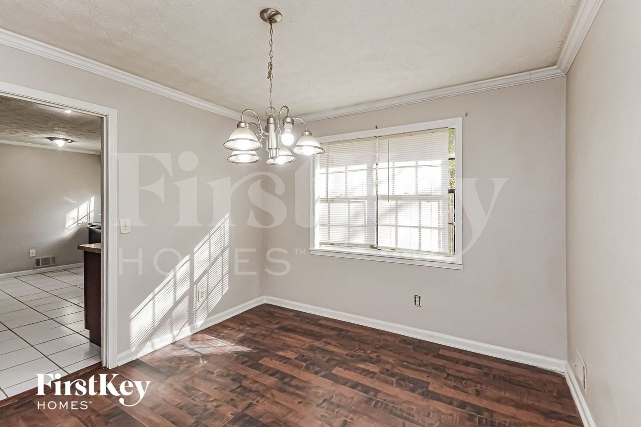 975 Martin Rd - Photo 4 of 15