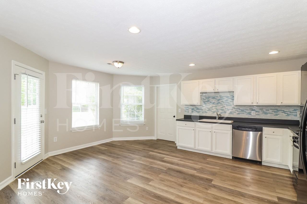 8335 River Hill Commons Dr - Photo 6 of 15