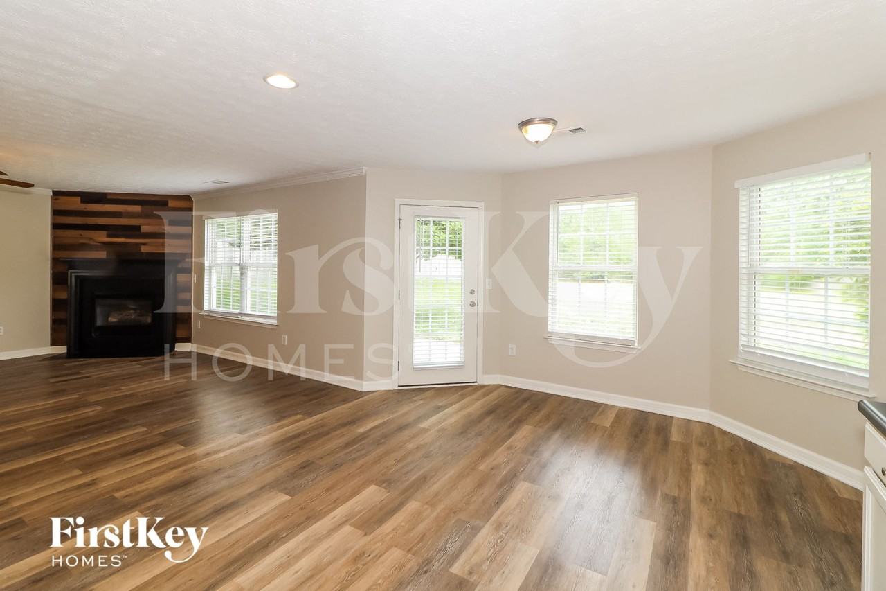 8335 River Hill Commons Dr - Photo 7 of 15