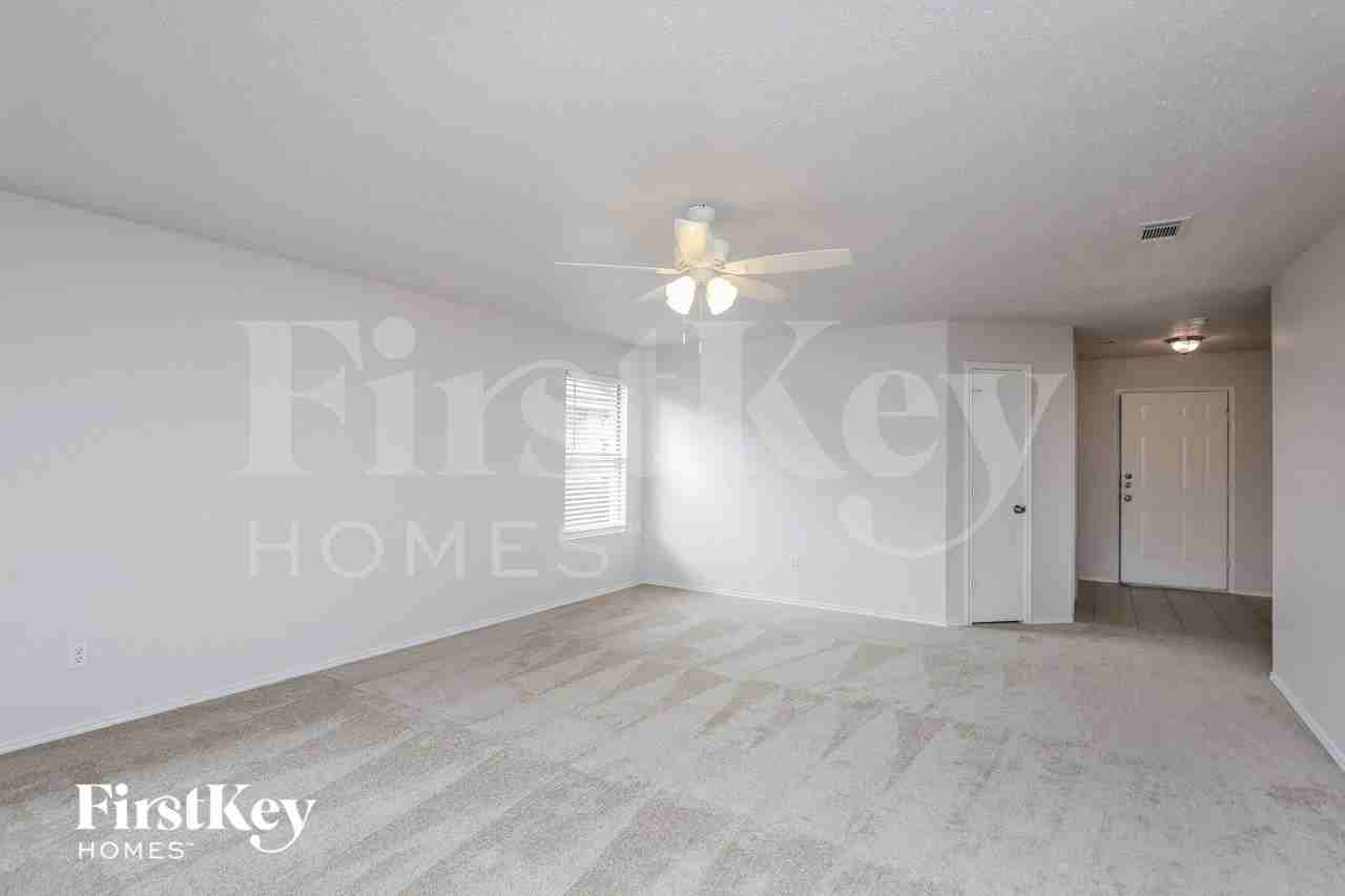 5308 Newcastle Ln - Photo 3 of 15