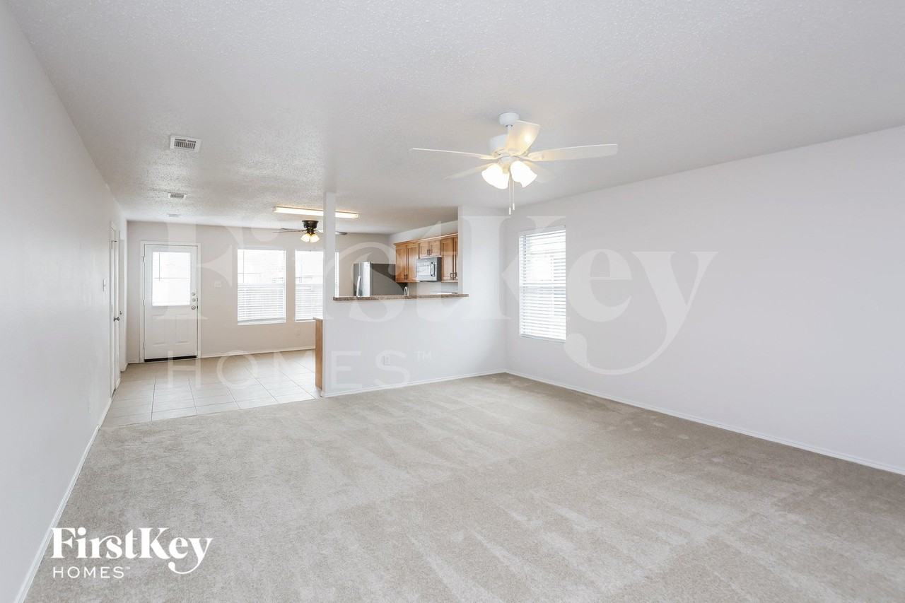 5308 Newcastle Ln - Photo 4 of 15