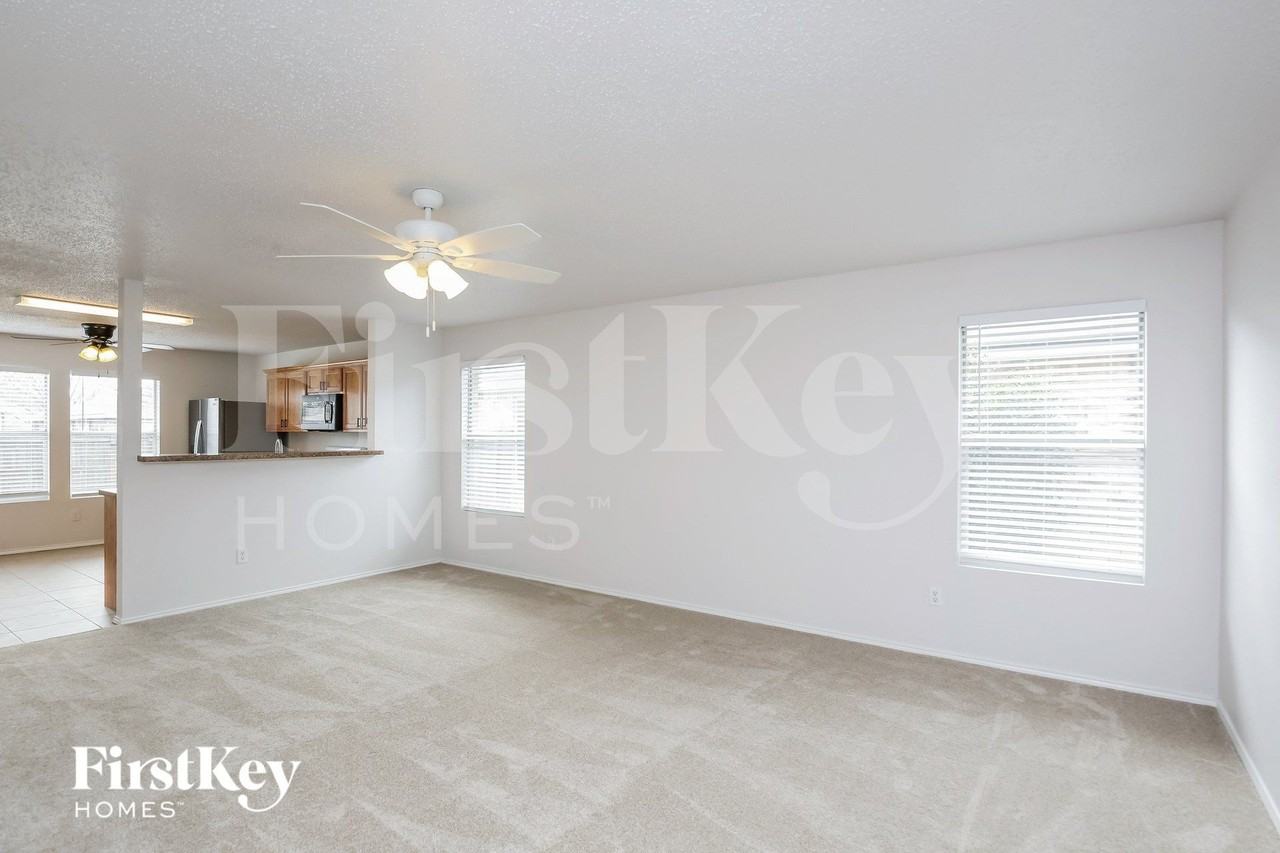 5308 Newcastle Ln - Photo 5 of 15