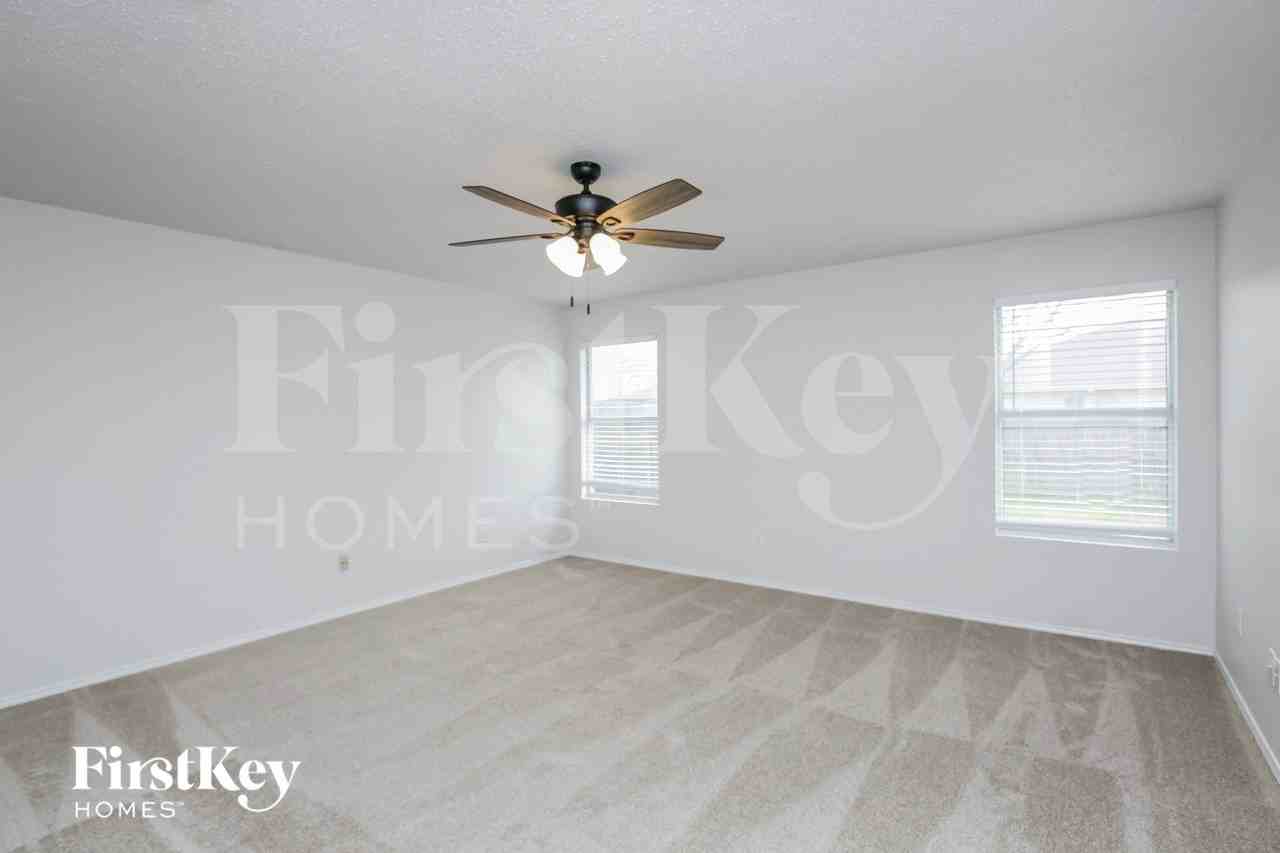 5308 Newcastle Ln - Photo 7 of 15