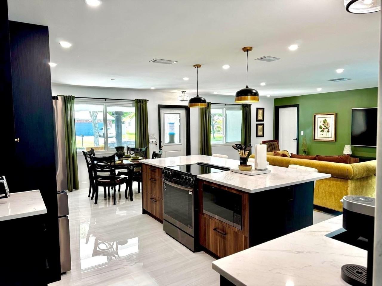 4101 Nw 10th St - Photo 4 of 31