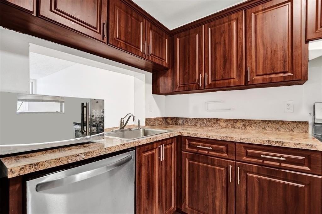 9440 Poinciana Pl #101 - Photo 4 of 30