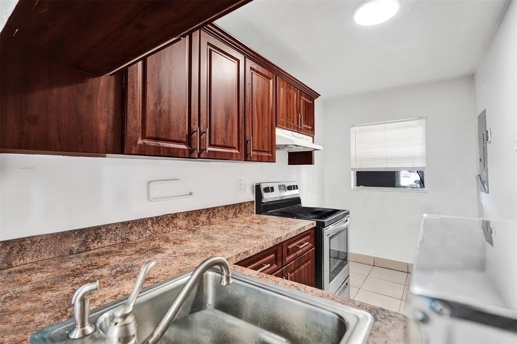 9440 Poinciana Pl #101 - Photo 5 of 30