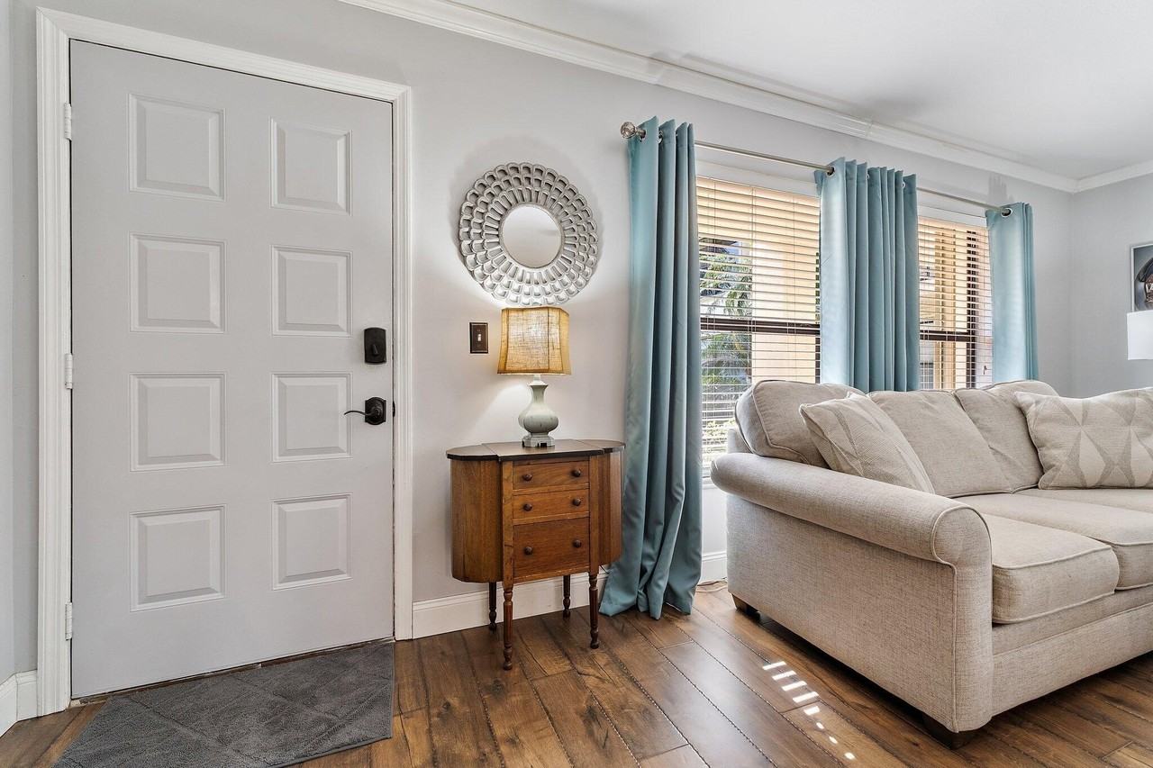 671 Sw South River Dr #105 - Photo 4 of 50