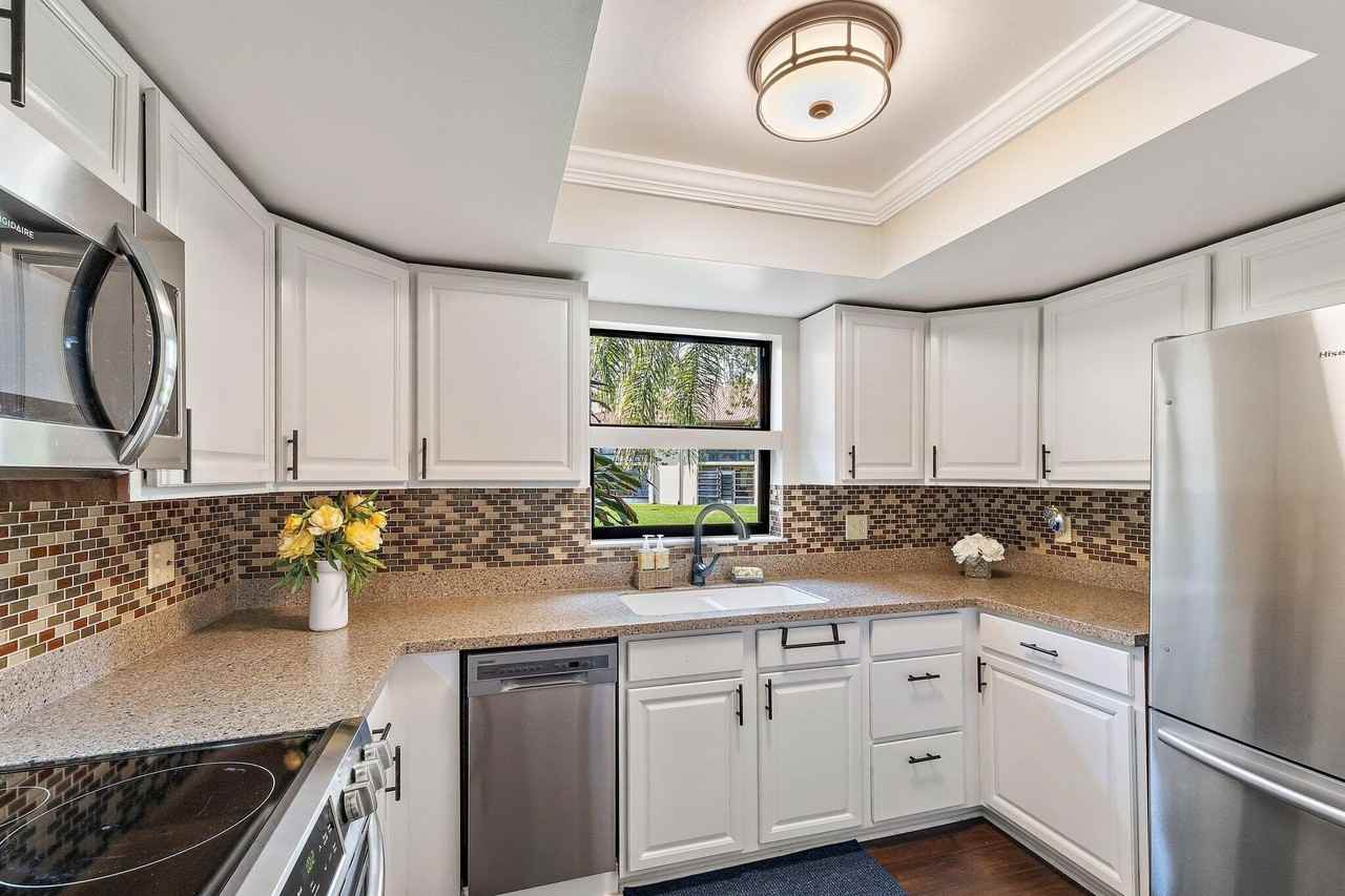 671 Sw South River Dr #105 - Photo 4 of 50