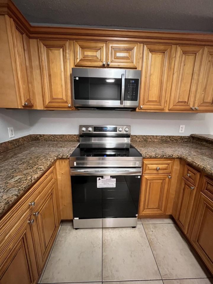 1581 Windorah Way #A - Photo 4 of 10