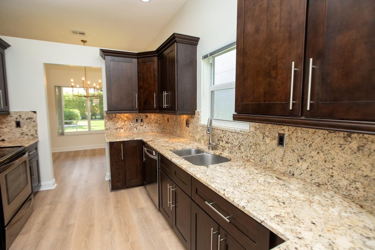 10821 La Salinas Cir - Photo 4 of 50