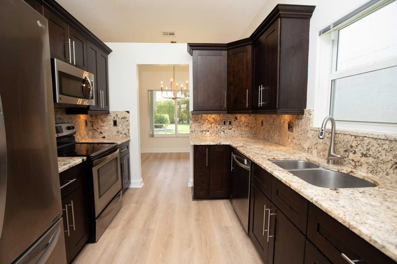 10821 La Salinas Cir - Photo 5 of 50