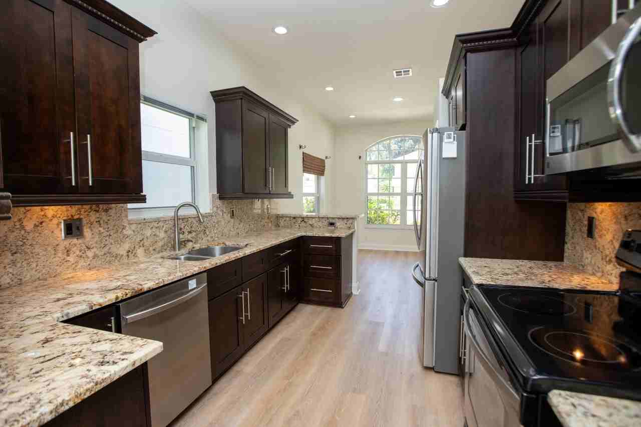 10821 La Salinas Cir - Photo 6 of 50