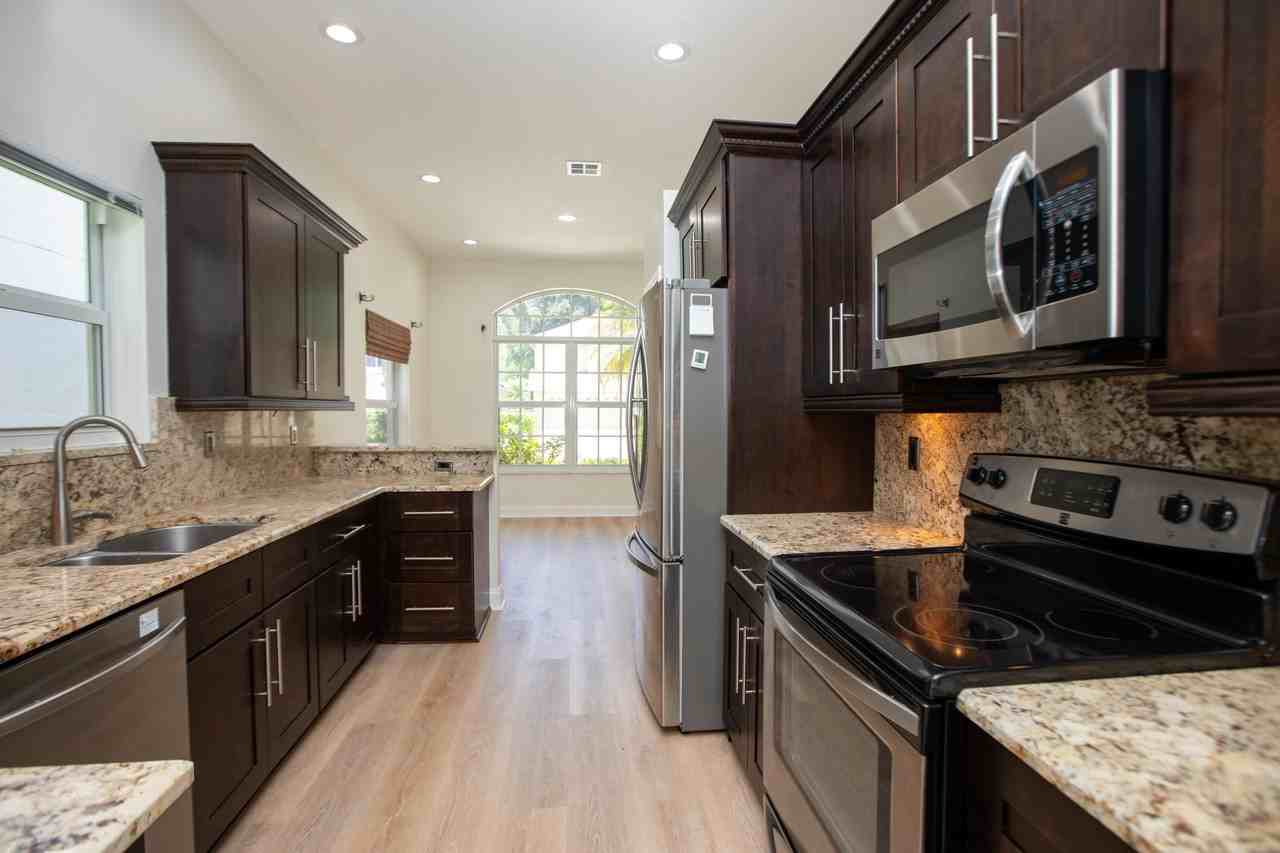 10821 La Salinas Cir - Photo 7 of 50