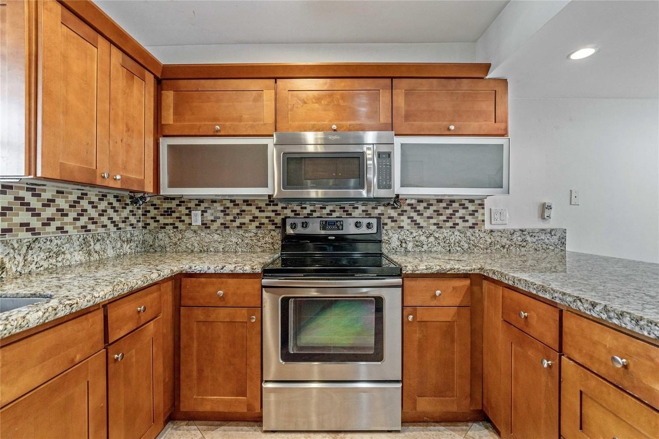 167 Nw 115th Ter - Photo 6 of 36