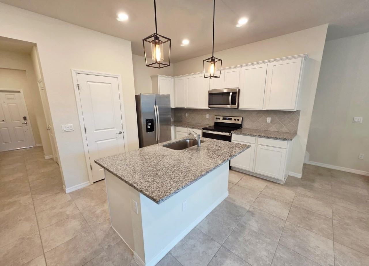 3213 Watercress Dr - Photo 7 of 21