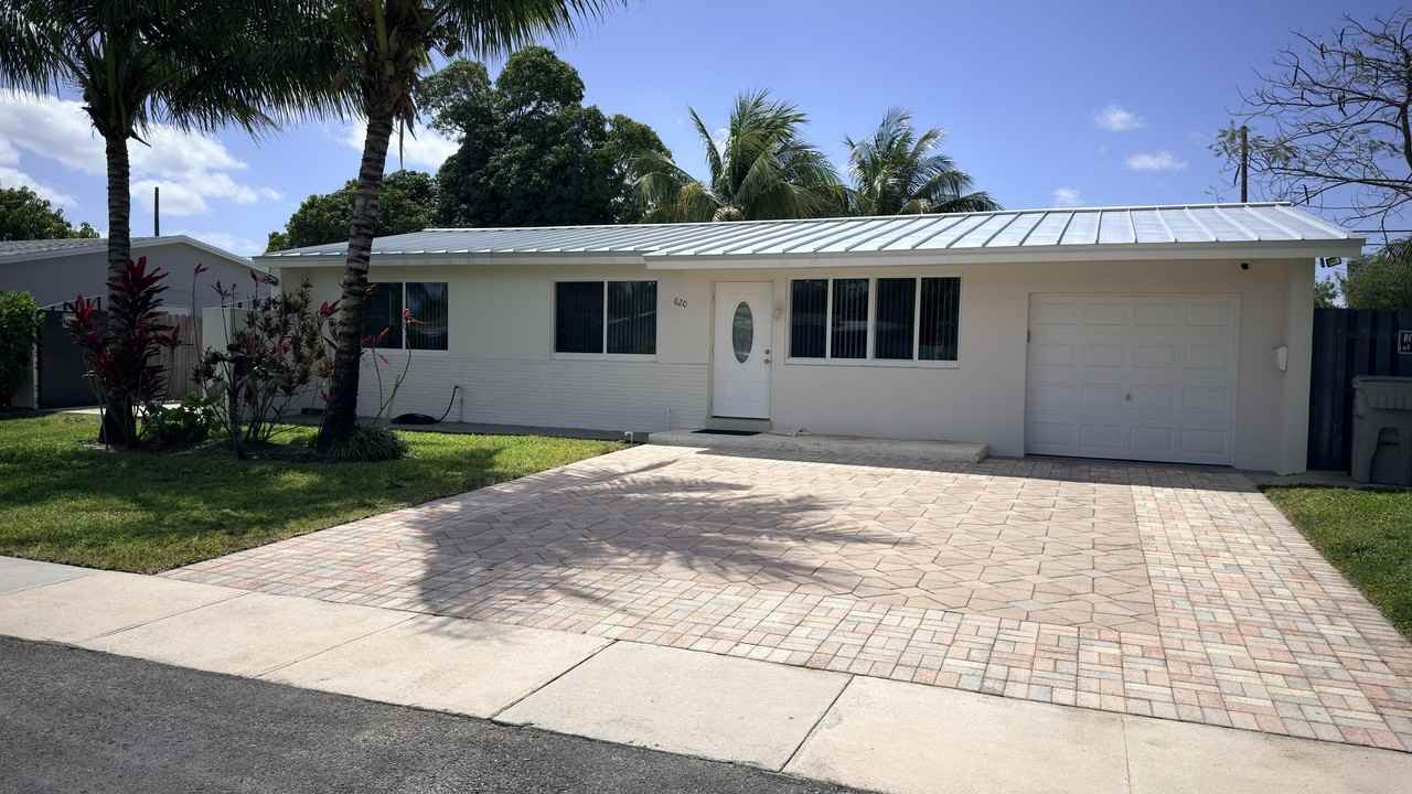 620 Ne 24th St - Photo 2 of 24