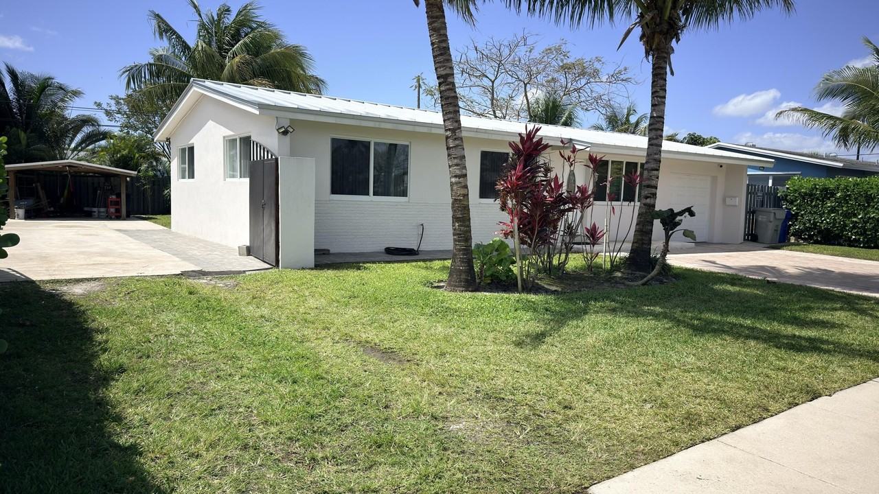 620 Ne 24th St - Photo 4 of 24