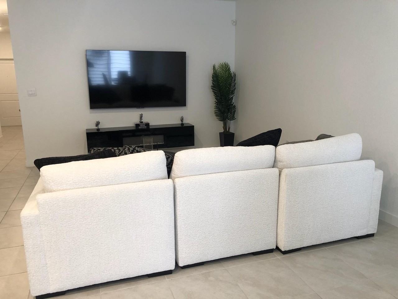 939 Nw 3rd Ter - Photo 5 of 15