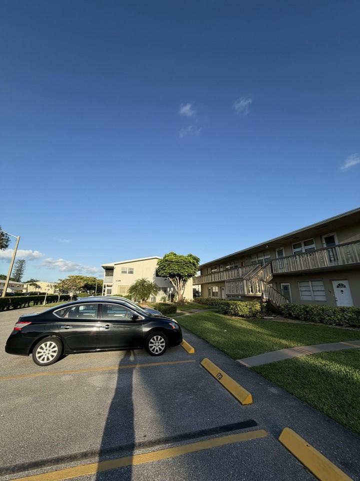 185 Salisbury H - Photo 2 of 11