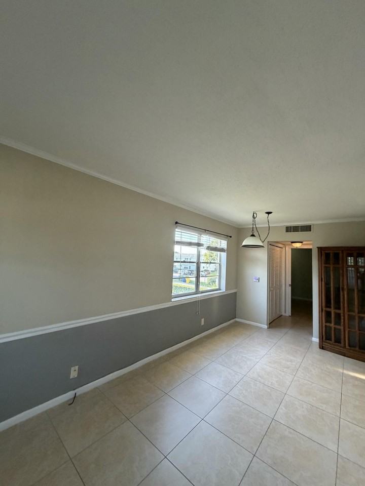 185 Salisbury H - Photo 7 of 11