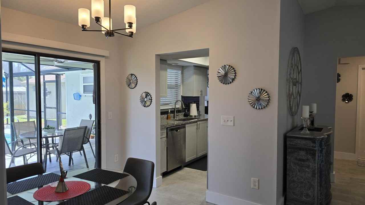 670 Nobles St - Photo 5 of 30