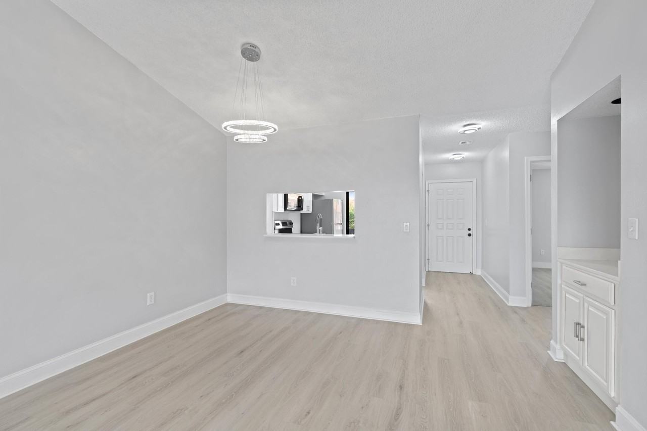 350 Club Cir #208 - Photo 4 of 15