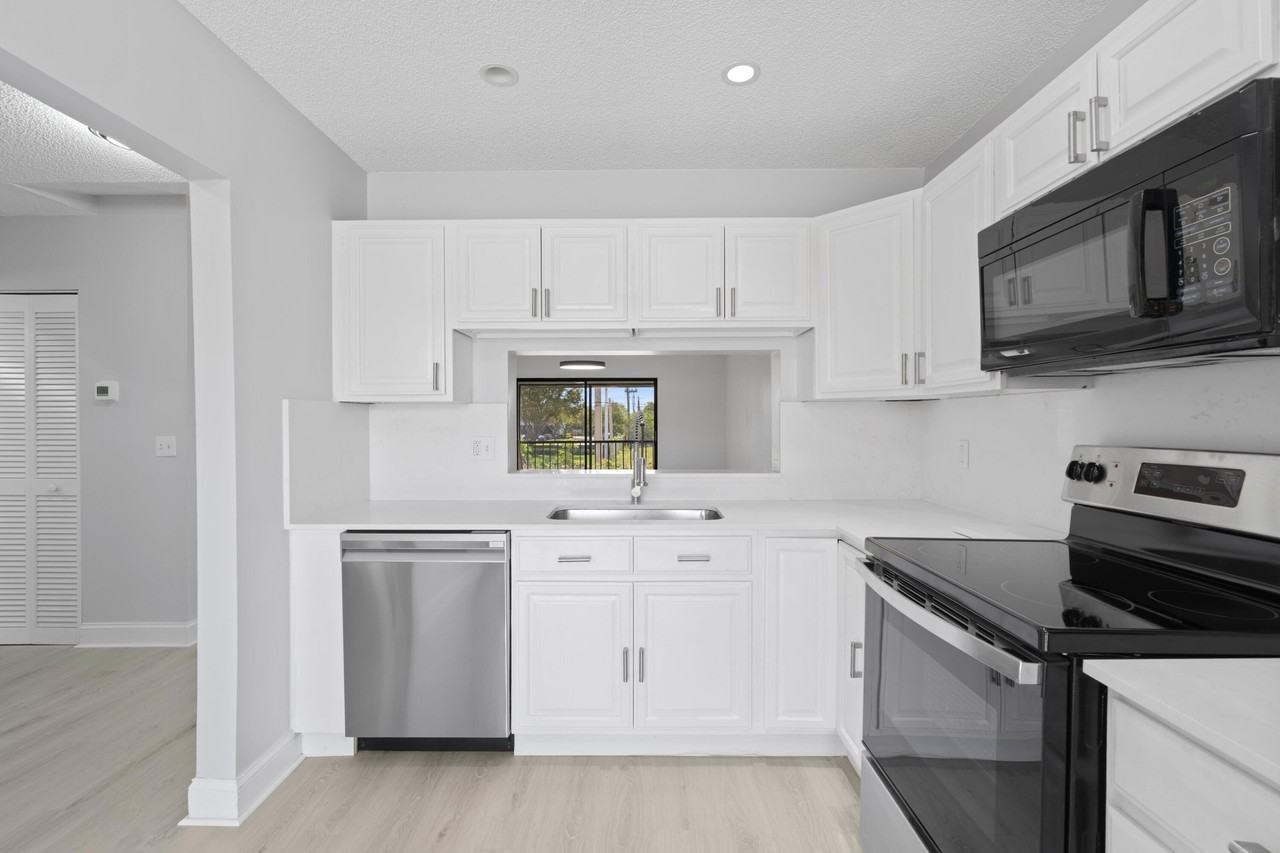 350 Club Cir #208 - Photo 5 of 15