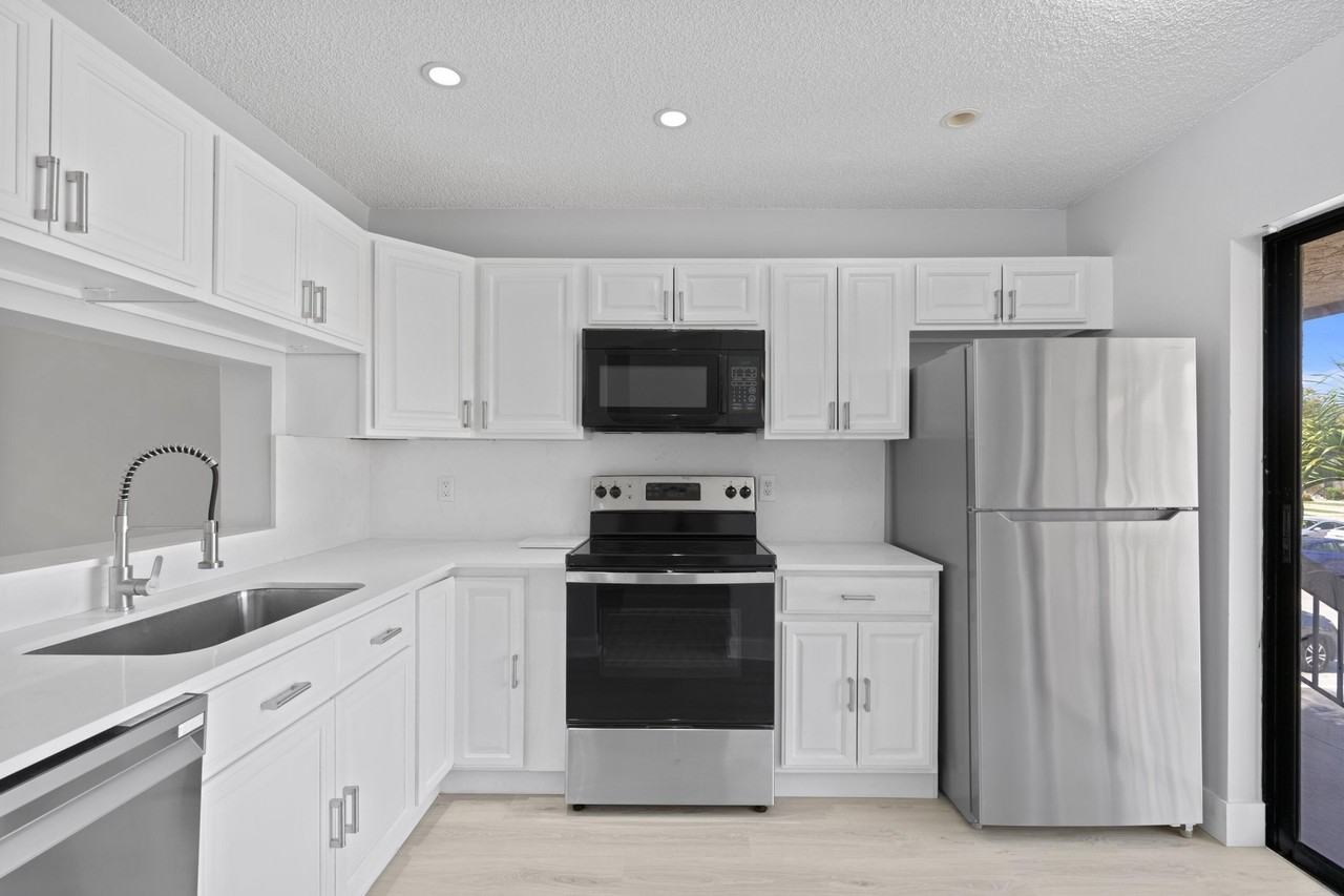 350 Club Cir #208 - Photo 7 of 15