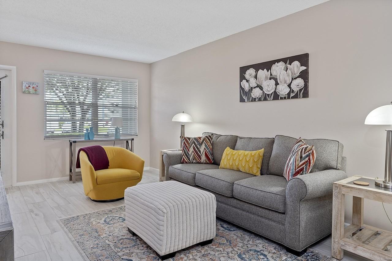 1032 Lincoln B - Photo 6 of 45