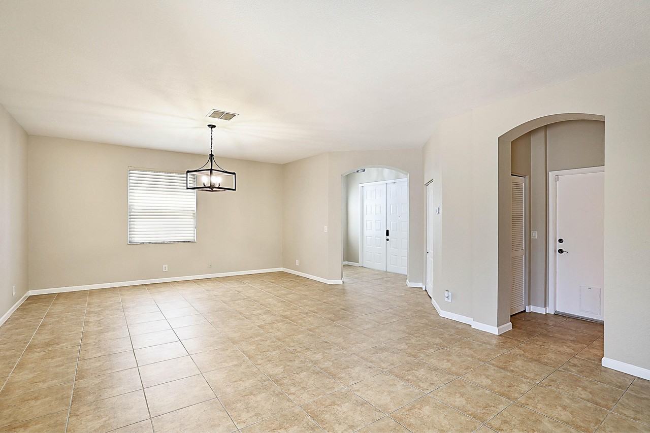 122 Kensington Way - Photo 4 of 41