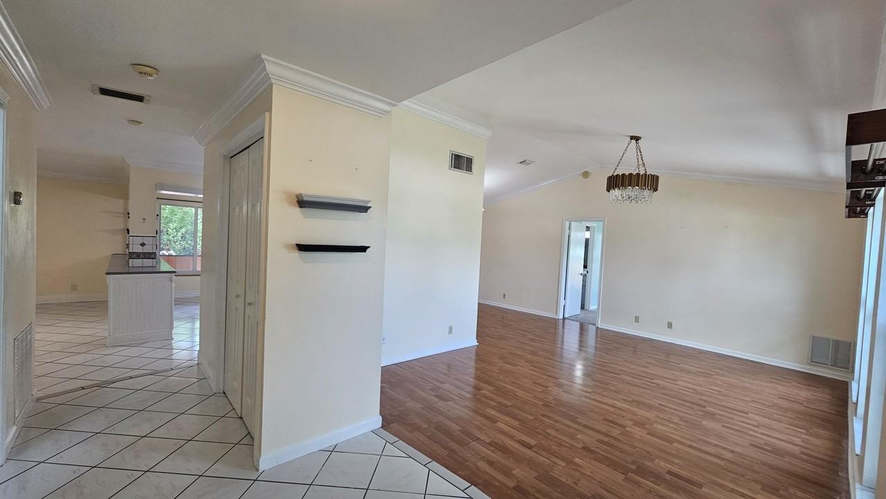 12157 Sycamore Ln - Photo 5 of 49