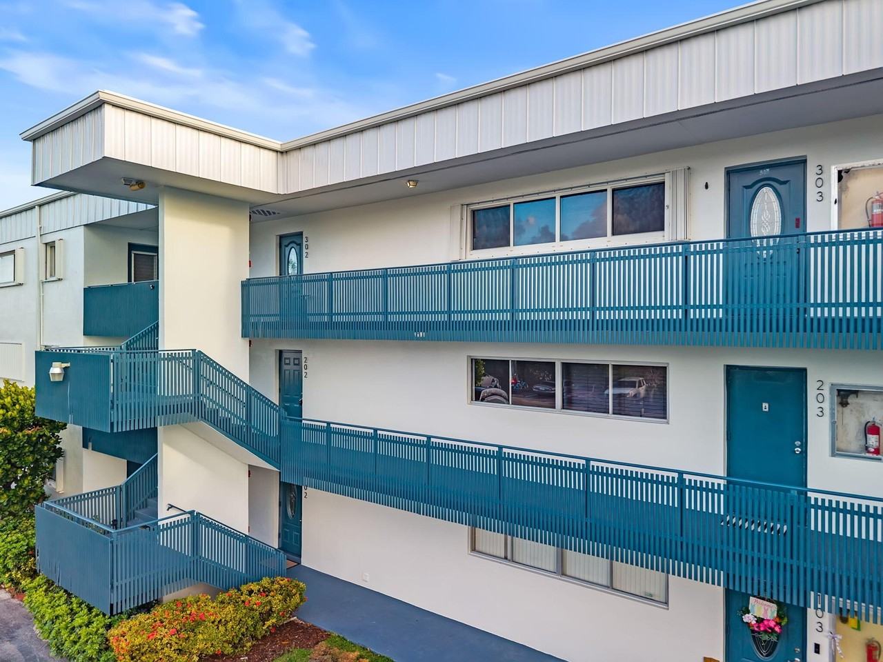 200 Waterway Dr S #202 - Photo 2 of 32