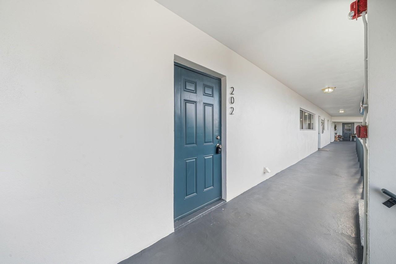 200 Waterway Dr S #202 - Photo 5 of 32