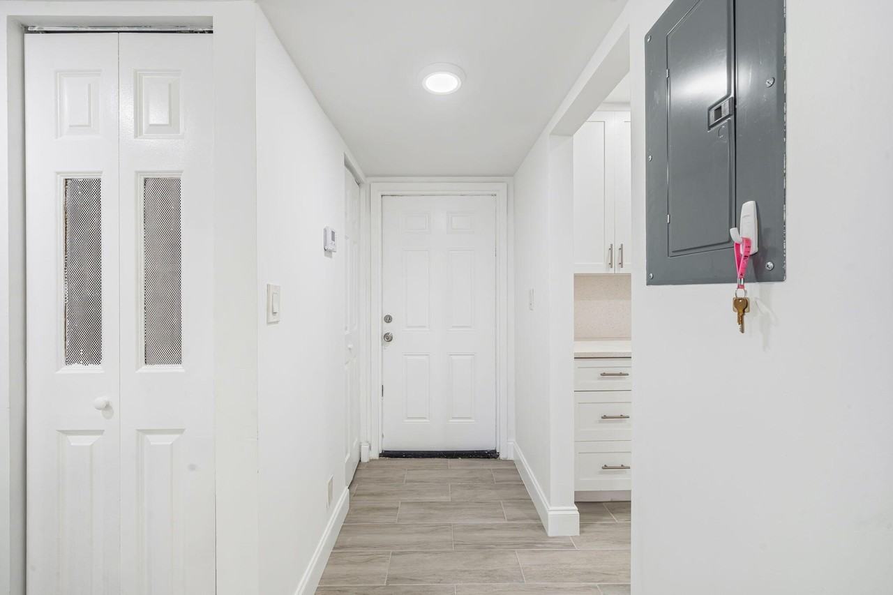 200 Waterway Dr S #202 - Photo 6 of 32