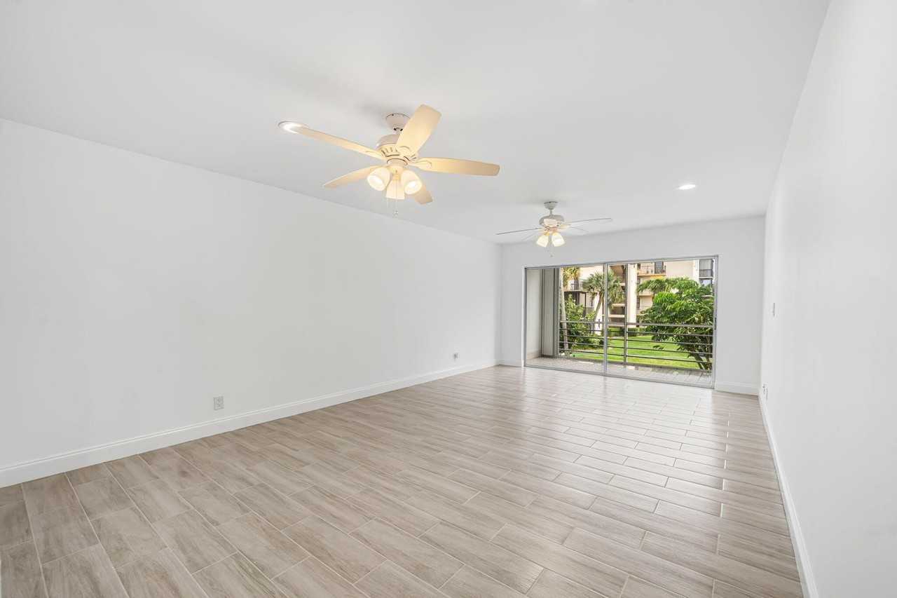 200 Waterway Dr S #202 - Photo 7 of 32