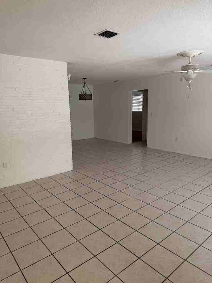 7648 Alhambra Blvd - Photo 4 of 17