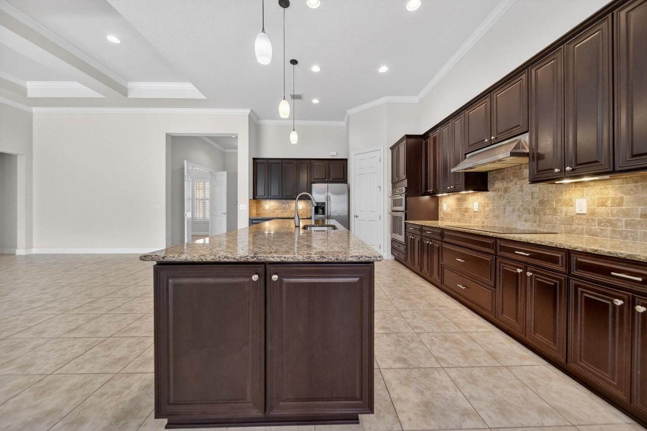 4601 Sw Scrub Pine Ter - Photo 5 of 35