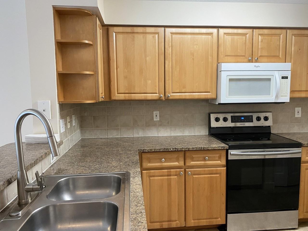 2038 Alta Meadows Ln #1502 - Photo 7 of 47