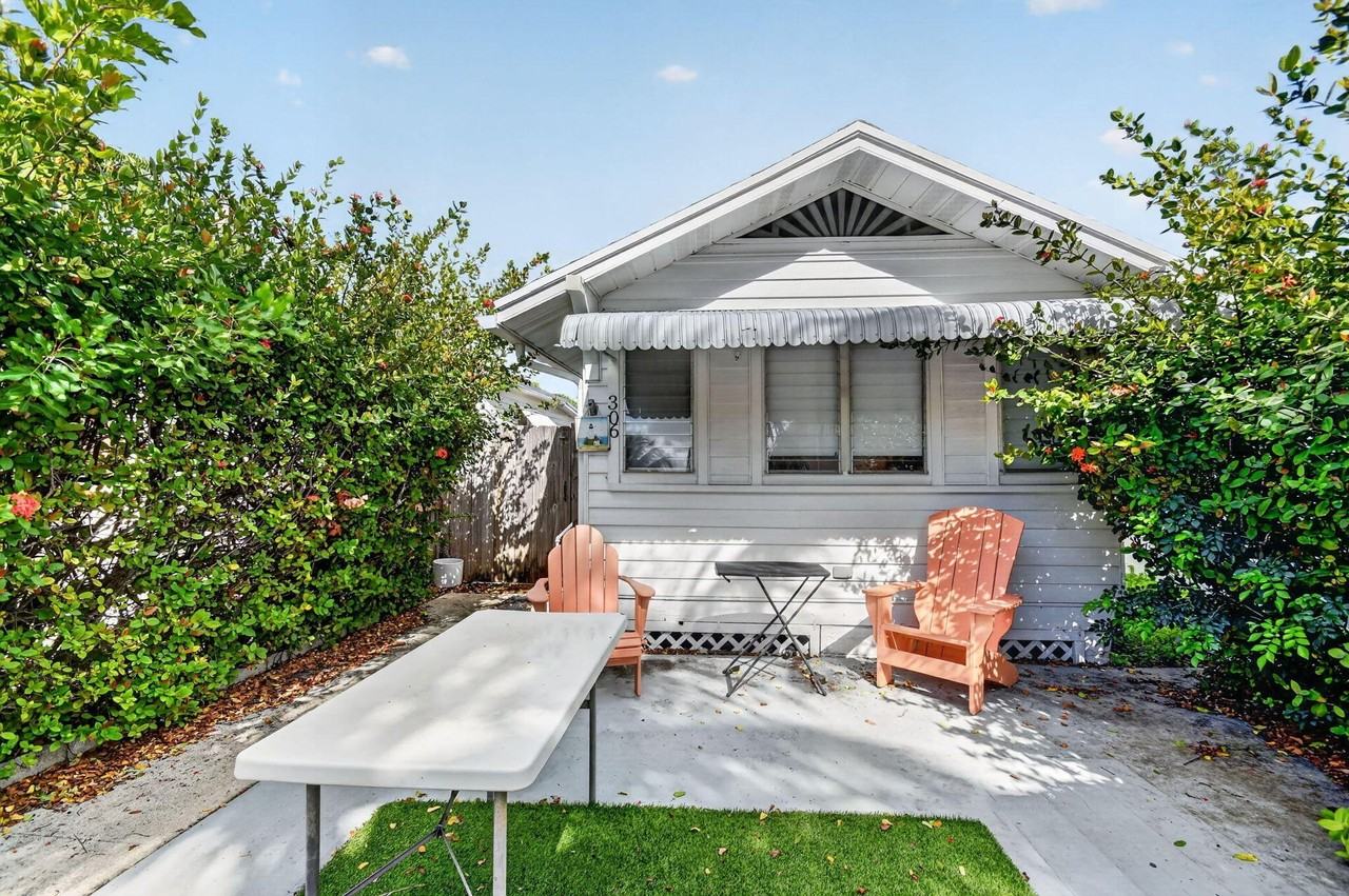 306 N J St - Photo 3 of 50